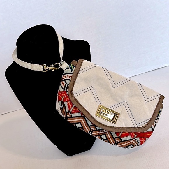CINDA B colorful Chevron Quilted Nylon wristlet Ivory USA Pre-Owned - Picture 1 of 9